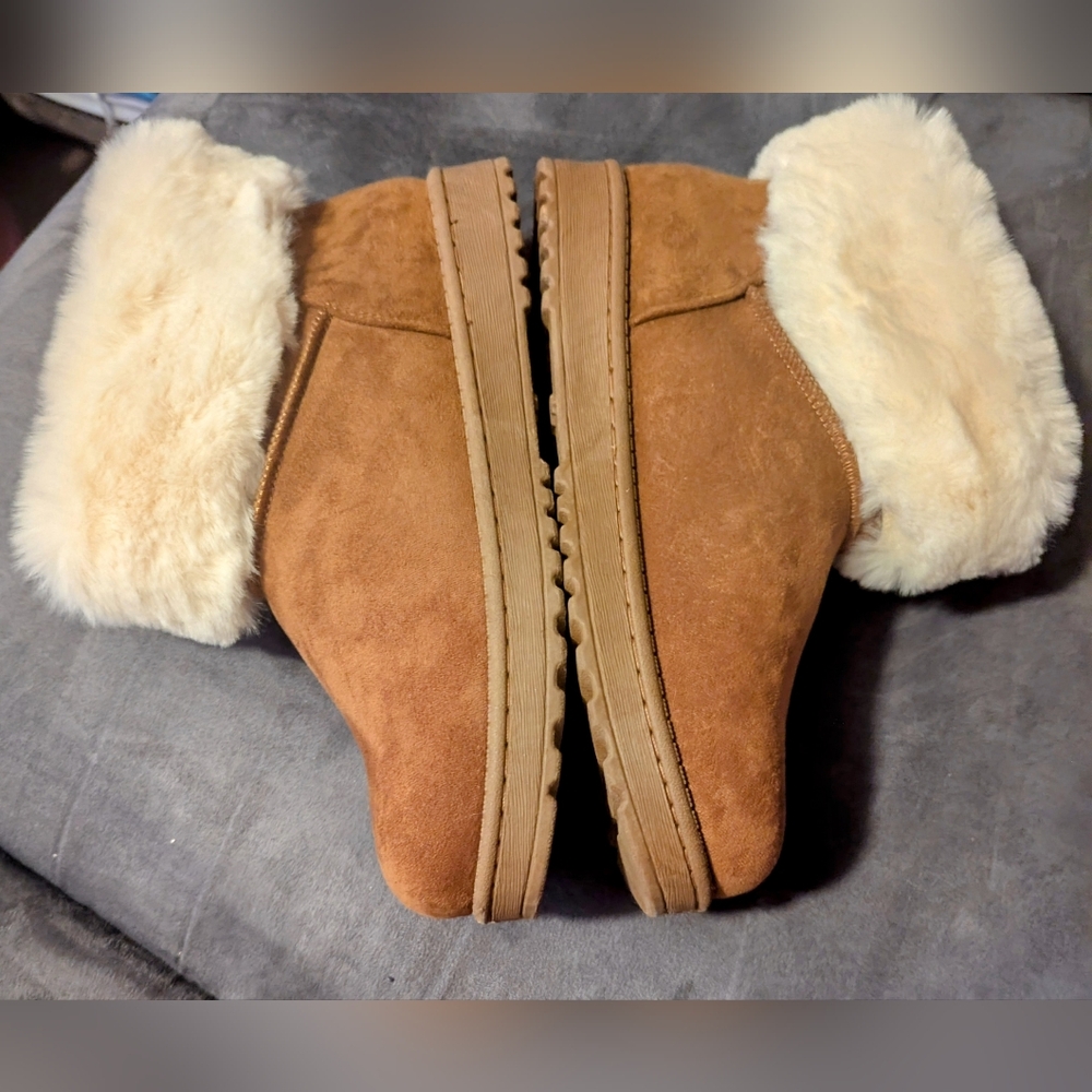 SO Cozy Brown Fuzzy Boots with Faux Fur Trim 9.5 NWT - Picture 5 of 13